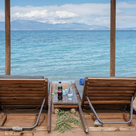Corinthian Gulf Beachfront Lux Flat