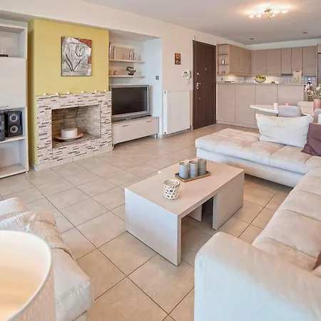 Corinthian Gulf Beachfront Lux Flat