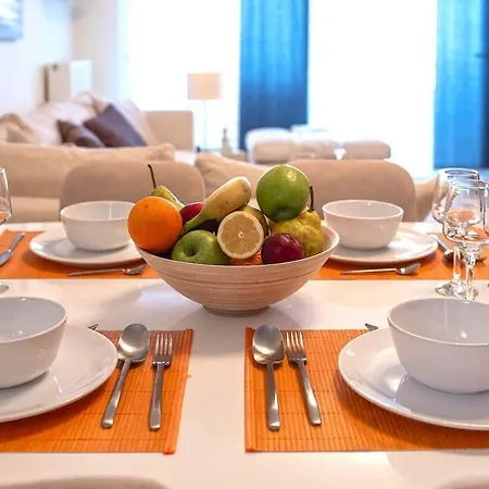 Corinthian Gulf Beachfront Lux Flat *