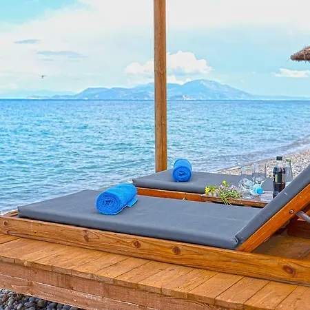 Corinthian Gulf Beachfront Lux Flat Melíssion